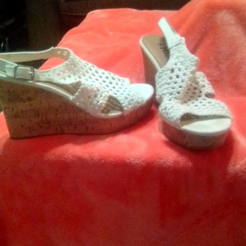 Wedge shoes